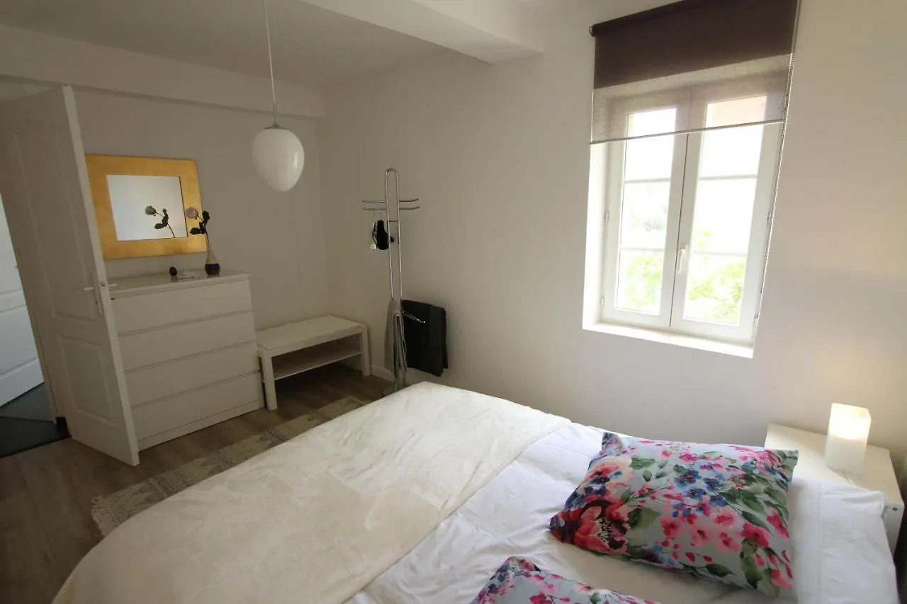 Maison Avec Piscine Et Jardin- 4 Chambres 8 Pers Cuers